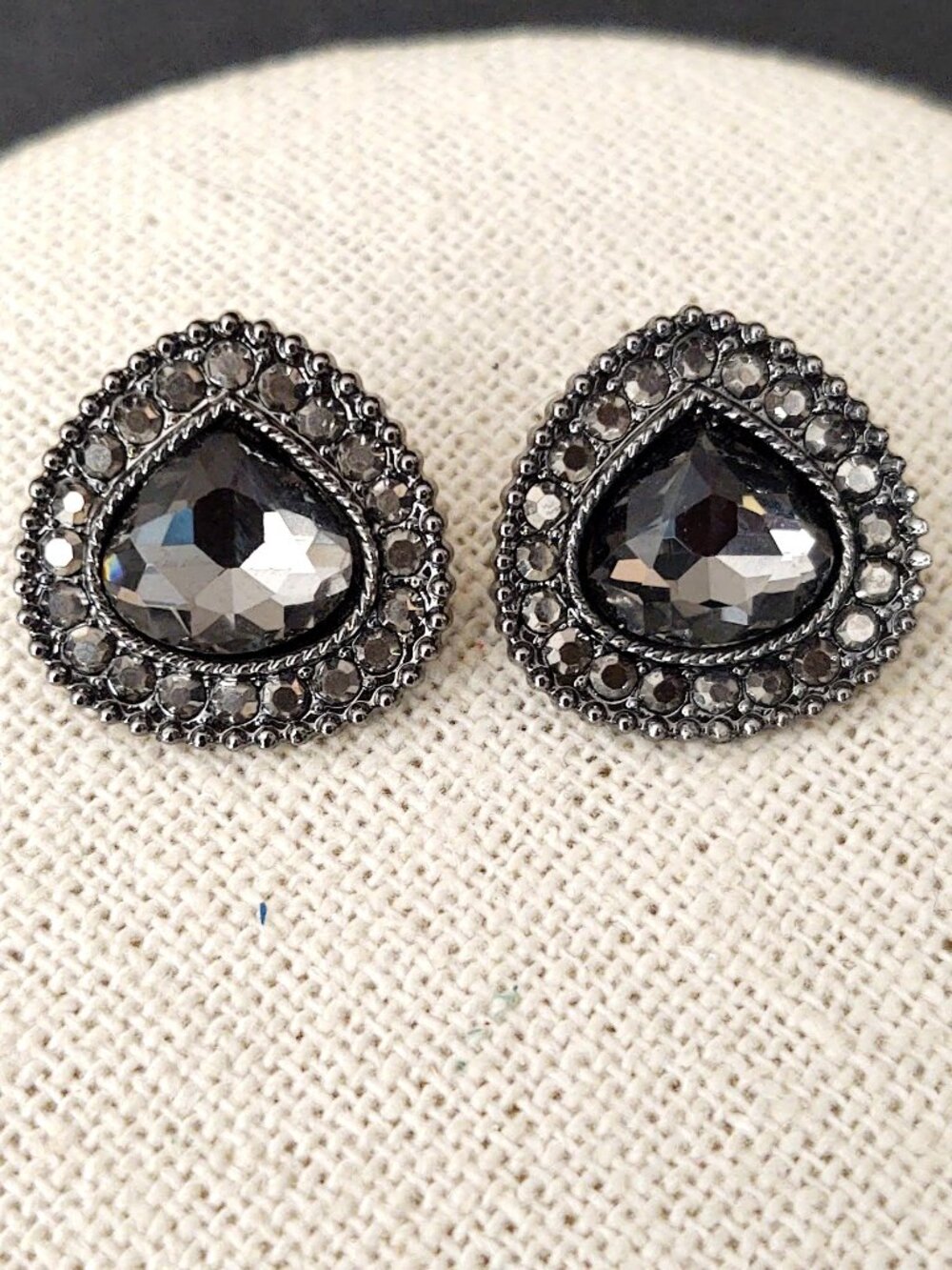 Dark gray beaded sparkle earrings
